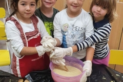 IMG-a8442084abf1a944f3eefb5bec034e08-V