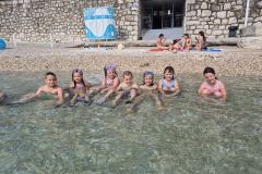 IMG-be81a182a68e63c038e9523c9a9853c4-V