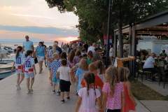 IMG-75aa9caa7371b1f1efce79693e254e22-V
