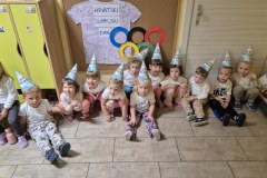 IMG-4e310845b5eeb54ef7ef3c4128e978be-V
