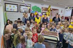 IMG-ecac2c64506bc5c6a1ed939676503cf9-V